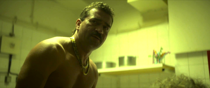 MIKI - intímna scéna